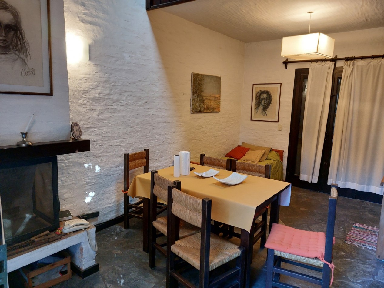 DUPLEX  2 Amb. 2 Baños  Jardin Parrilla Cochera Fija Cubierta