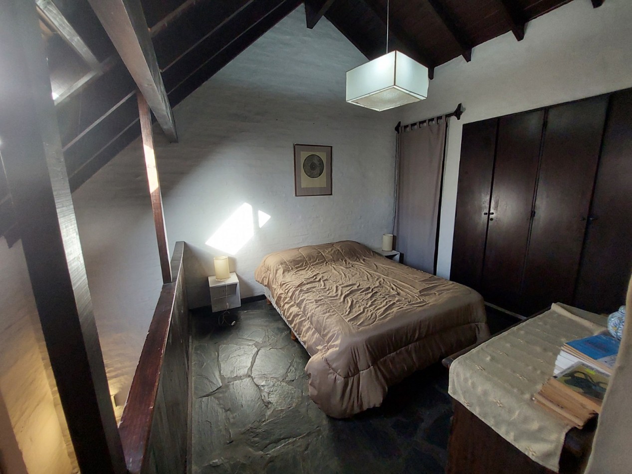DUPLEX  2 Amb. 2 Baños  Jardin Parrilla Cochera Fija Cubierta