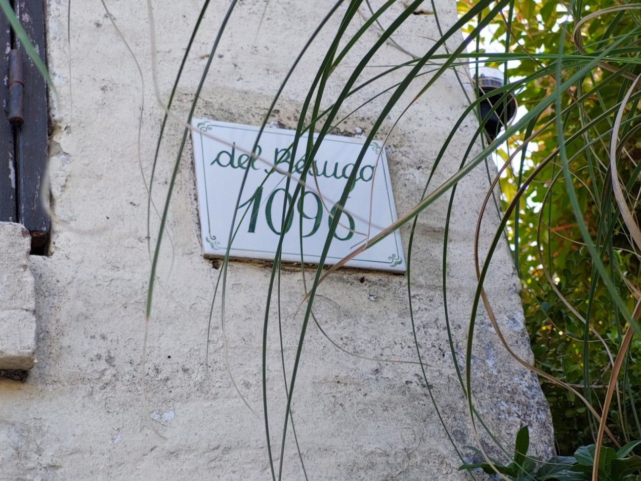 DUPLEX  2 Amb. 2 Baños  Jardin Parrilla Cochera Fija Cubierta