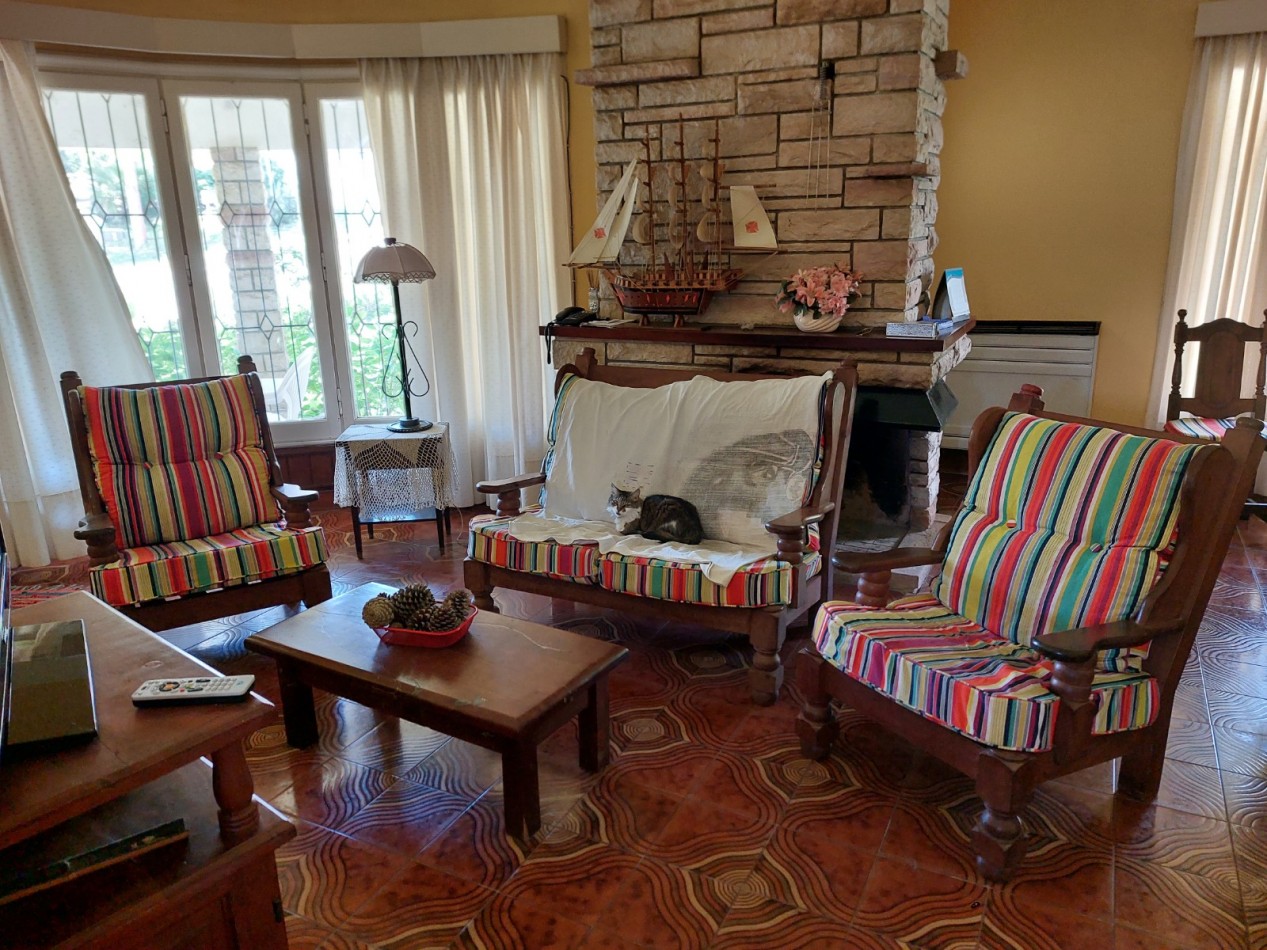 CASA 2 DORMITORIOS