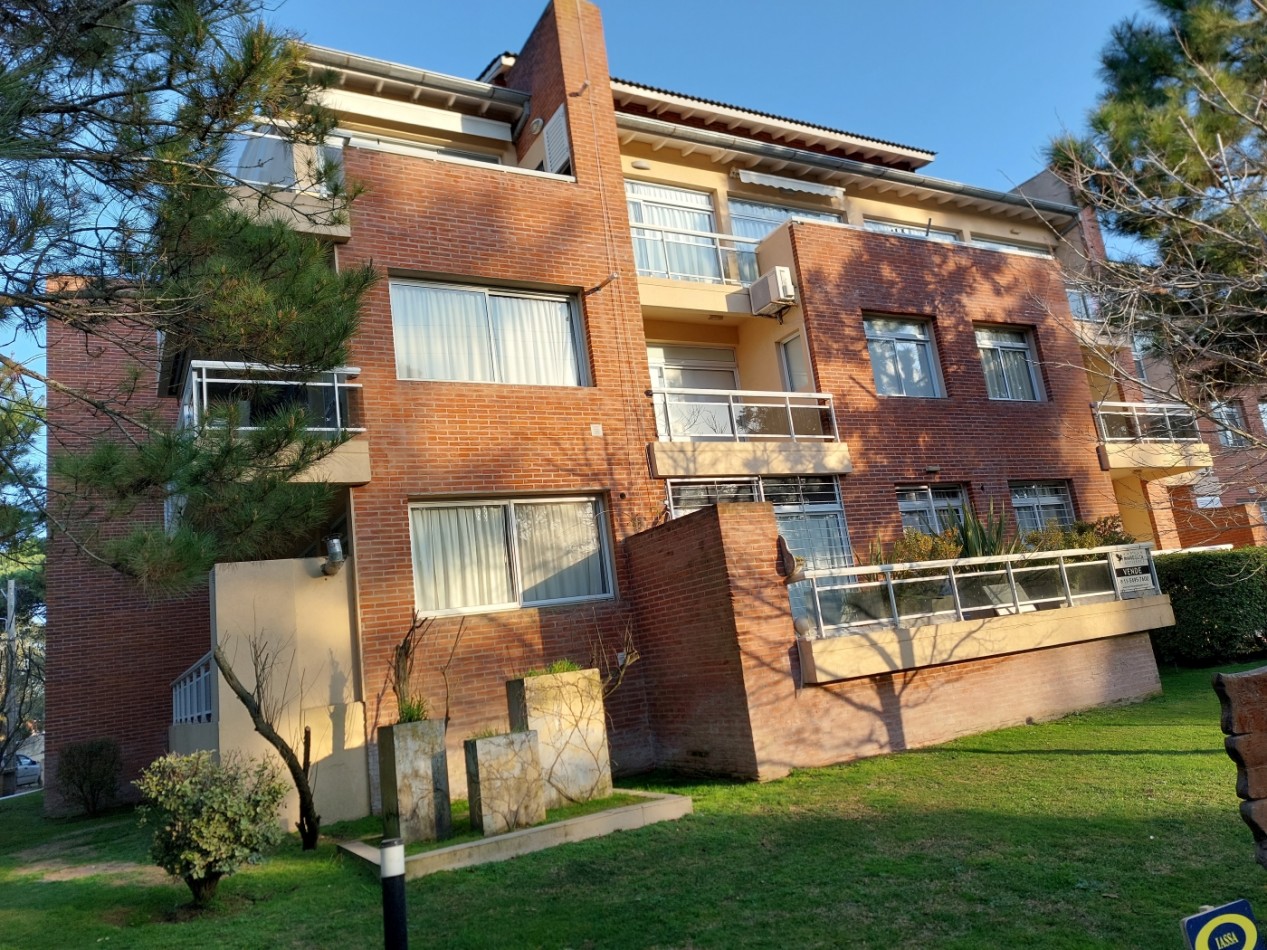 Depto 3 Ambientes con Pileta y Cochera 