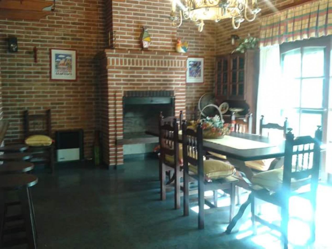 Espectacular Casa de 4 dormitorios 3 Baños Quincho cubierto Cochera para 3 autos