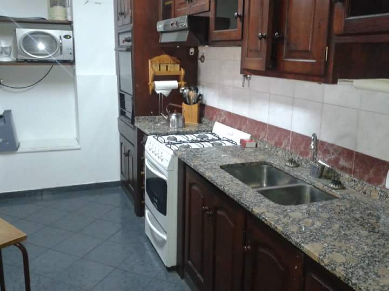 Espectacular Casa de 4 dormitorios 3 Baños Quincho cubierto Cochera para 3 autos