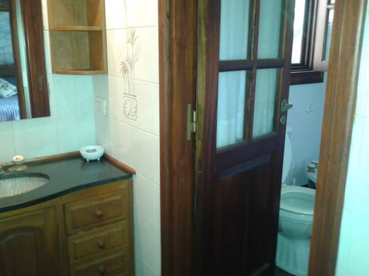 Espectacular Casa de 4 dormitorios 3 Baños Quincho cubierto Cochera para 3 autos