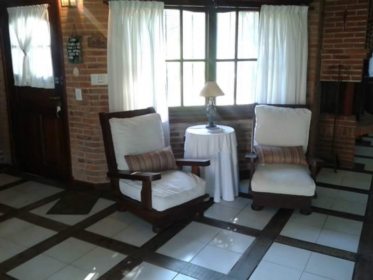 Espectacular Casa de 4 dormitorios 3 Baños Quincho cubierto Cochera para 3 autos
