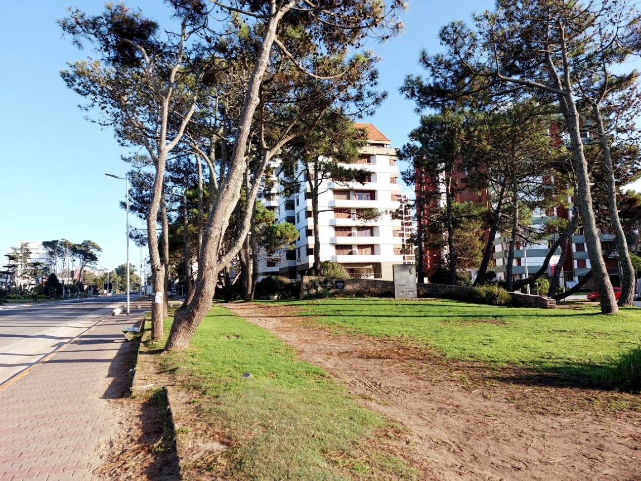 Centrico  a   2  del Mar sobre Av. Bunge 2 Amb.  Nuevo